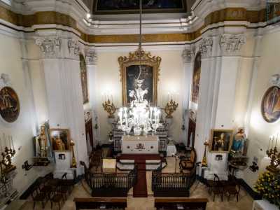 e da cui � possibile  godere di un ampio panorama della navata
